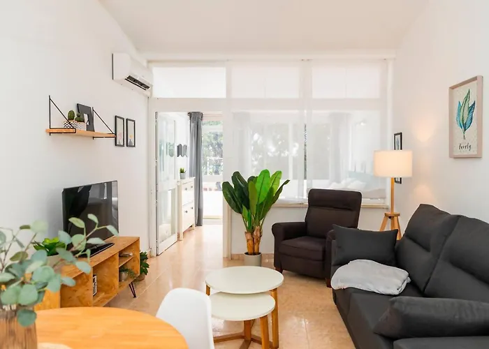 Oasis Junto Al Mar En *