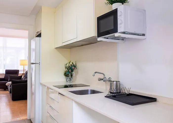 Oasis Junto Al Mar En *