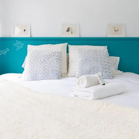 Oasis Junto Al Mar En