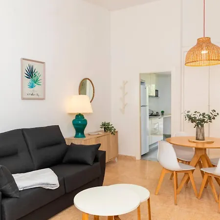 Oasis Junto Al Mar En